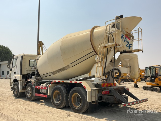 2024 XCMG NXG5310GJBN5C 8x4 Twin-Steer Mixer Truck - Camion malaxeur: photos 4 2024 XCMG NXG5310GJBN5C 8x4 Twin-Steer Mixer Truck - Camion malaxeur: photos 4