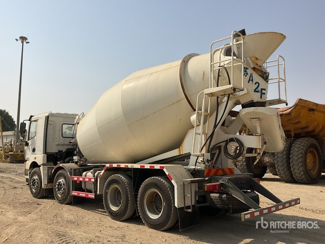 2024 XCMG NXG5310GJBN5C 8x4 Twin-Steer Mixer Truck - Camion malaxeur: photos 4 2024 XCMG NXG5310GJBN5C 8x4 Twin-Steer Mixer Truck - Camion malaxeur: photos 4