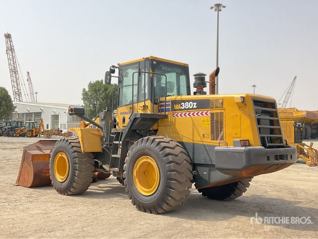 Komatsu WA380Z-6 Wheel Loader - Chargeuse sur pneus: photos 3 Komatsu WA380Z-6 Wheel Loader - Chargeuse sur pneus: photos 3
