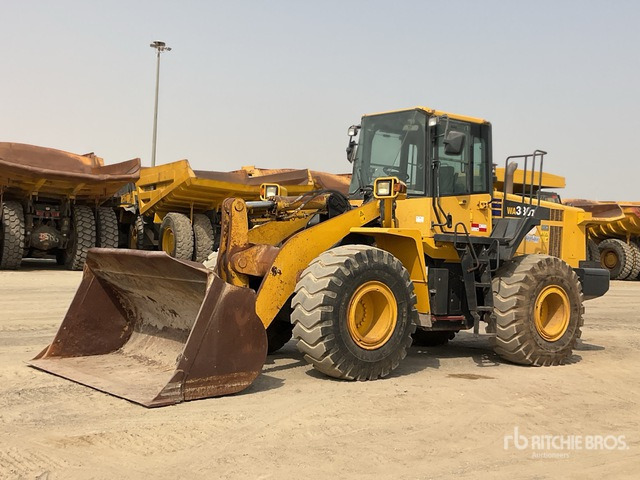 Komatsu WA380Z-6 Wheel Loader - Chargeuse sur pneus: photos 2 Komatsu WA380Z-6 Wheel Loader - Chargeuse sur pneus: photos 2