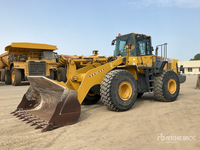 Komatsu WA470-6 - Chargeuse sur pneus: photos 1 Komatsu WA470-6 - Chargeuse sur pneus: photos 1