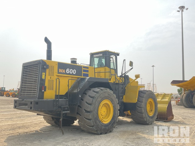Komatsu WA600-6 Wheel Loader - Chargeuse sur pneus: photos 4 Komatsu WA600-6 Wheel Loader - Chargeuse sur pneus: photos 4