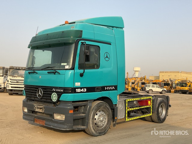 2001 Mercedes-Benz Actros 1843 4x2 S/A Sleeper Truck Tractor - Tracteur routier: photos 2 2001 Mercedes-Benz Actros 1843 4x2 S/A Sleeper Truck Tractor - Tracteur routier: photos 2