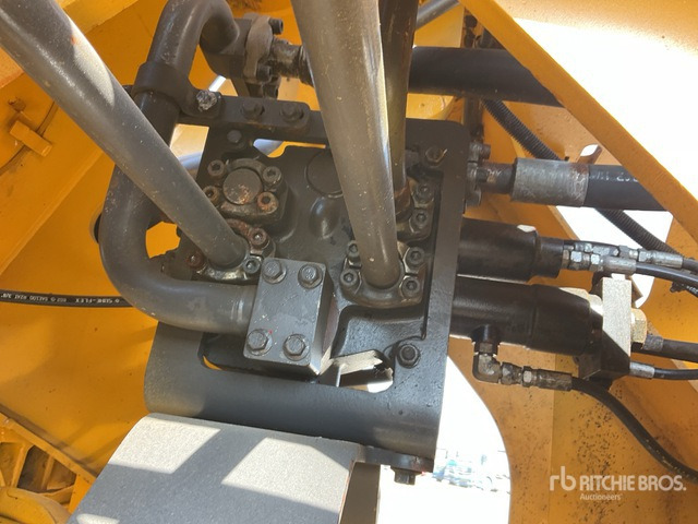 Volvo L105 Wheel Loader - Chargeuse sur pneus: photos 4 Volvo L105 Wheel Loader - Chargeuse sur pneus: photos 4