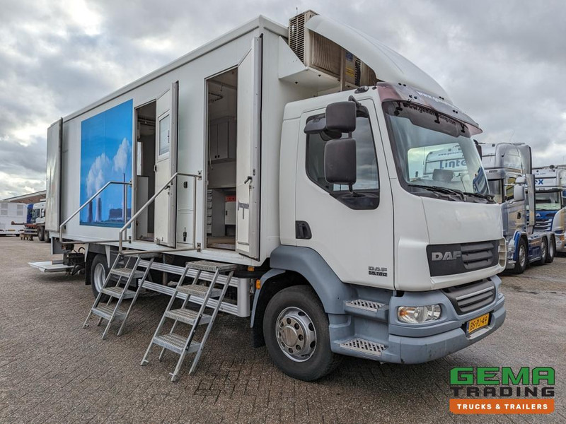 DAF FA LF55.180 4x2 Daycab 15T Euro4 Mobile Office / Camper / Workshop - Manual - Airco - Dhollandia Laadklep 1500KG - 150.000KM (V690) - Camion: photos 1 DAF FA LF55.180 4x2 Daycab 15T Euro4 Mobile Office / Camper / Workshop - Manual - Airco - Dhollandia Laadklep 1500KG - 150.000KM (V690) - Camion: photos 1