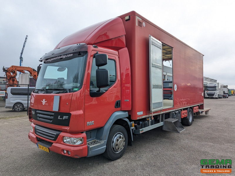 DAF FA LF45.210 4x2 Dagcab Euro5 EEV - GeslotenBak 6.6M - Zijdeuren - Weegsysteem - Laadklep 1500KG - Camion fourgon: photos 1 DAF FA LF45.210 4x2 Dagcab Euro5 EEV - GeslotenBak 6.6M - Zijdeuren - Weegsysteem - Laadklep 1500KG - Camion fourgon: photos 1