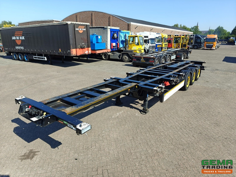 Kögel PORT 40 SIMPLEX 20 3-Assen SAF - Schijfremmen - 20/30/40FT Aansluiting - Achterschuiver - Semi-remorque porte-conteneur/ Caisse mobile: photos 1 Kögel PORT 40 SIMPLEX 20 3-Assen SAF - Schijfremmen - 20/30/40FT Aansluiting - Achterschuiver - Semi-remorque porte-conteneur/ Caisse mobile: photos 1