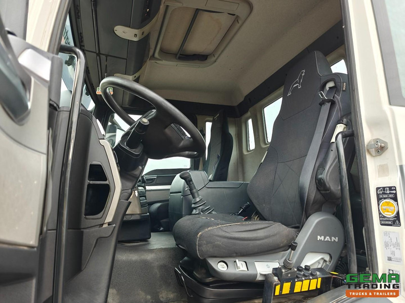 MAN TGS-TGX 26.440 6x4 Dagcabine Euro5 - AJK 20T HaakarmSysteem - Volledig Bladgeveerd - Naafreductie - Handgeschakeld - Camion ampliroll: photos 5 MAN TGS-TGX 26.440 6x4 Dagcabine Euro5 - AJK 20T HaakarmSysteem - Volledig Bladgeveerd - Naafreductie - Handgeschakeld - Camion ampliroll: photos 5