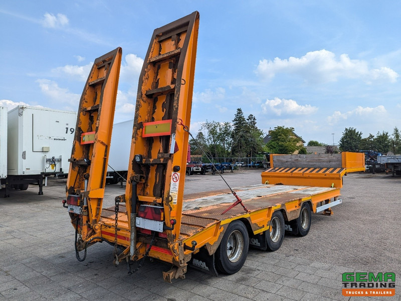 MOL D712/30Tri/45/56/1 3-Assen Gigant - Semi-Dieplader - Hydr. Rampen - NaloopAs - 09/2025 APK - Semi-remorque surbaissé: photos 2 MOL D712/30Tri/45/56/1 3-Assen Gigant - Semi-Dieplader - Hydr. Rampen - NaloopAs - 09/2025 APK - Semi-remorque surbaissé: photos 2