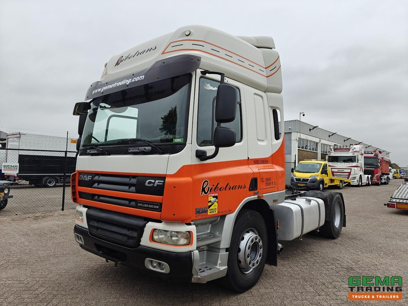 DAF CF75.250 4x2 SpaceCab Euro5 - Handgeschakeld - Airco - Tracteur routier: photos 1 DAF CF75.250 4x2 SpaceCab Euro5 - Handgeschakeld - Airco - Tracteur routier: photos 1