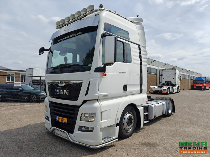 MAN TGX 18.500 4x2 XXL Euro6C - MEGA - Retarder - HefSchotel - Dubbele Tanks - Navi - SMARTtachoV2 - 12/2025 APK - Tracteur routier: photos 1 MAN TGX 18.500 4x2 XXL Euro6C - MEGA - Retarder - HefSchotel - Dubbele Tanks - Navi - SMARTtachoV2 - 12/2025 APK - Tracteur routier: photos 1