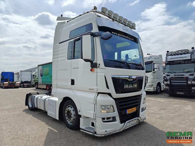 MAN TGX 18.500 4x2 XXL Euro6C - MEGA - Retarder - HefSchotel - Dubbele Tanks - Navi - SMARTtachoV2 - 12/2025 APK - Tracteur routier: photos 2 MAN TGX 18.500 4x2 XXL Euro6C - MEGA - Retarder - HefSchotel - Dubbele Tanks - Navi - SMARTtachoV2 - 12/2025 APK - Tracteur routier: photos 2
