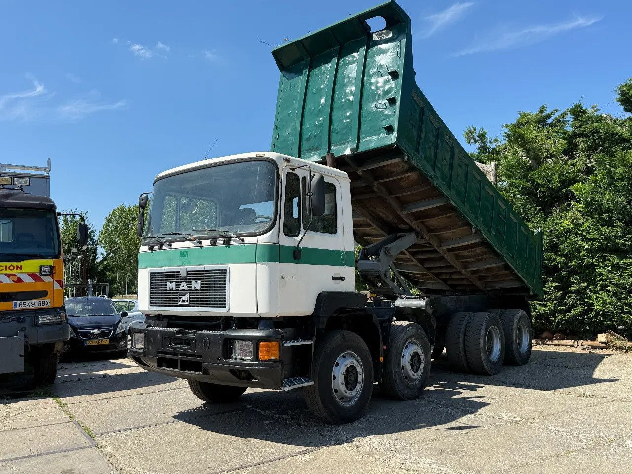MAN 35.372 8X4 Tipper Spring/Spring ZF Manual Gear E - Camion benne: photos 2 MAN 35.372 8X4 Tipper Spring/Spring ZF Manual Gear E - Camion benne: photos 2