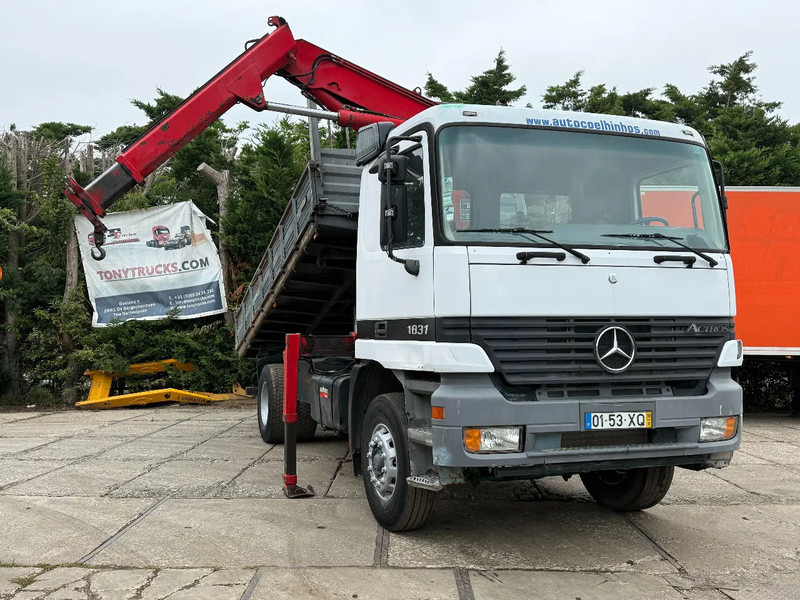 Mercedes-Benz Actros 1831 V6 4X2 Tipper + crane EPS Manual Gearbox 3 peddal - Camion benne, Camion grue: photos 1 Mercedes-Benz Actros 1831 V6 4X2 Tipper + crane EPS Manual Gearbox 3 peddal - Camion benne, Camion grue: photos 1