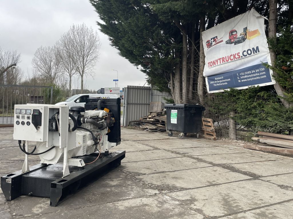 Perkins 100 KVA Generator 3 Phase - Groupe électrogène: photos 2 Perkins 100 KVA Generator 3 Phase - Groupe électrogène: photos 2