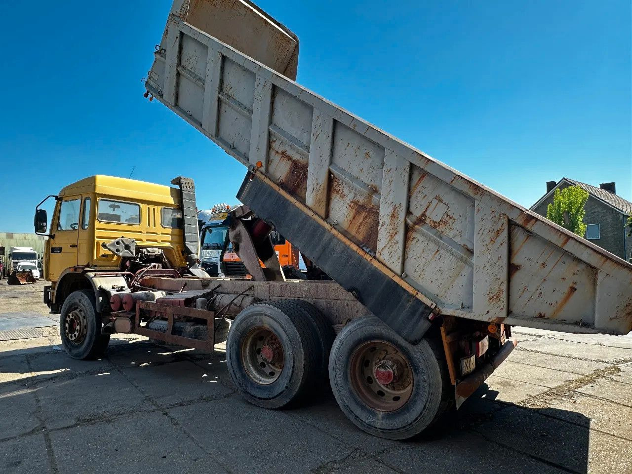 Renault G300 6X4 Tipper Spring/Spring Manual gearbox - Camion benne: photos 3 Renault G300 6X4 Tipper Spring/Spring Manual gearbox - Camion benne: photos 3