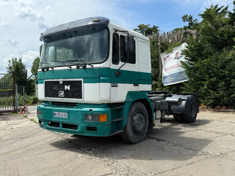 MAN 19.403 4X2 Tractor-unit Spring/Air ZF Manual Gear Low cabine - Tracteur routier: photos 2 MAN 19.403 4X2 Tractor-unit Spring/Air ZF Manual Gear Low cabine - Tracteur routier: photos 2