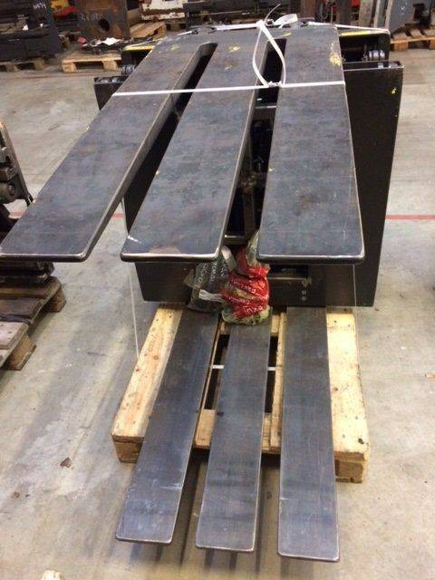 Stabau Rotator180° Pallet inverter with load pusher - Accessoire: photos 1 Stabau Rotator180° Pallet inverter with load pusher - Accessoire: photos 1