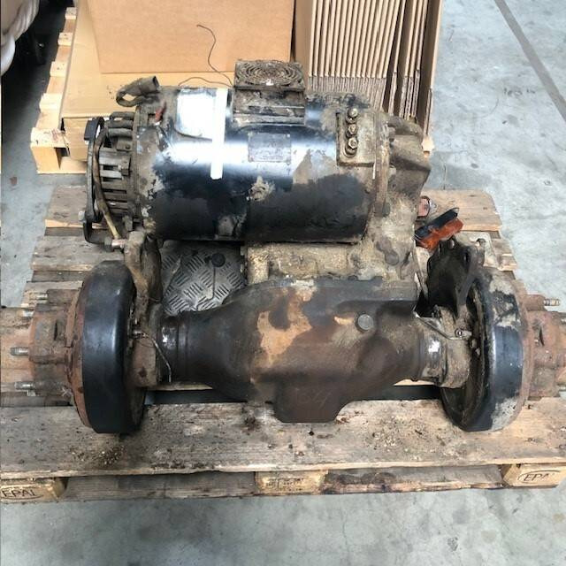 Complete front axle with traction motor for Caterpillar - Essieu avant pour Matériel de manutention: photos 1 Complete front axle with traction motor for Caterpillar - Essieu avant pour Matériel de manutention: photos 1