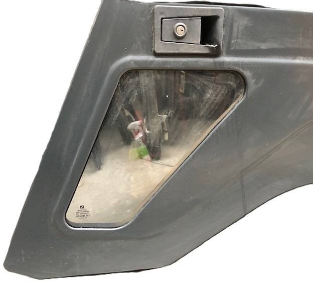 Door left for Linde /386 - Portière et pièces pour Matériel de manutention: photos 3 Door left for Linde /386 - Portière et pièces pour Matériel de manutention: photos 3