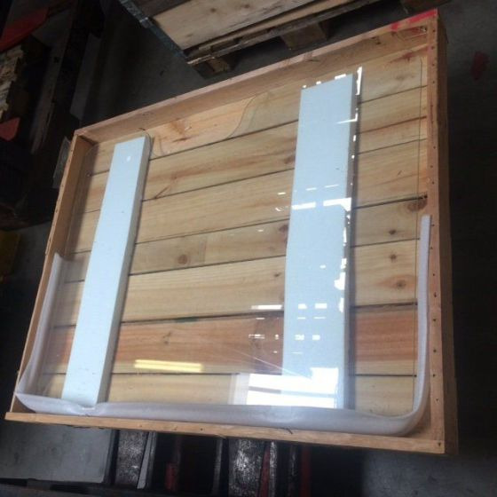 Glass front for Caterpillar / Mitsubishi - Cabine et intérieur pour Matériel de manutention: photos 1 Glass front for Caterpillar / Mitsubishi - Cabine et intérieur pour Matériel de manutention: photos 1