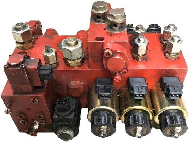 Hydraulic control valve - Valve hydraulique pour Matériel de manutention: photos 3 Hydraulic control valve - Valve hydraulique pour Matériel de manutention: photos 3