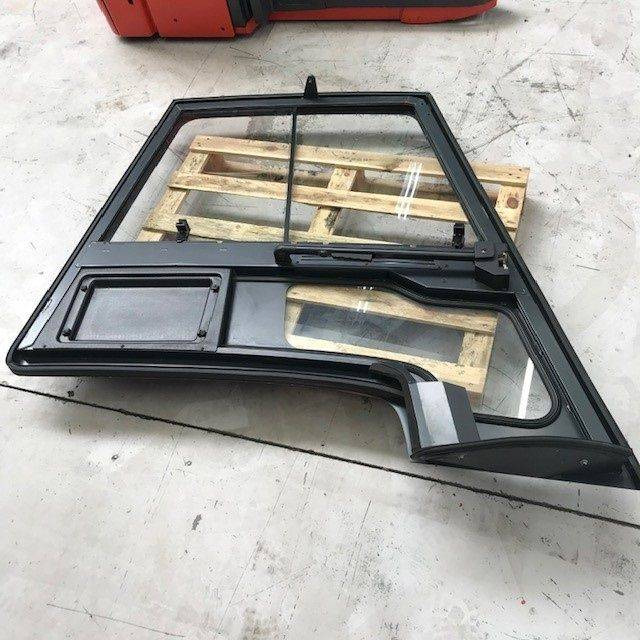 Left door for Linde series 387 - Portière et pièces pour Matériel de manutention: photos 3 Left door for Linde series 387 - Portière et pièces pour Matériel de manutention: photos 3