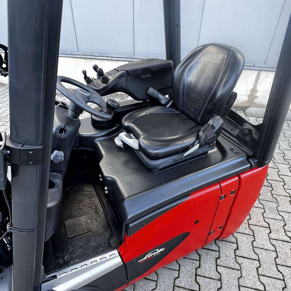 Linde E15 (386-02) EVO - Chariot élévateur électrique: photos 3 Linde E15 (386-02) EVO - Chariot élévateur électrique: photos 3