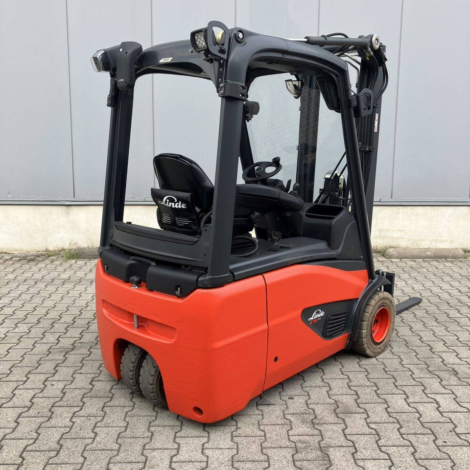 Linde E18 (386-02) EVO - Chariot élévateur électrique: photos 2 Linde E18 (386-02) EVO - Chariot élévateur électrique: photos 2