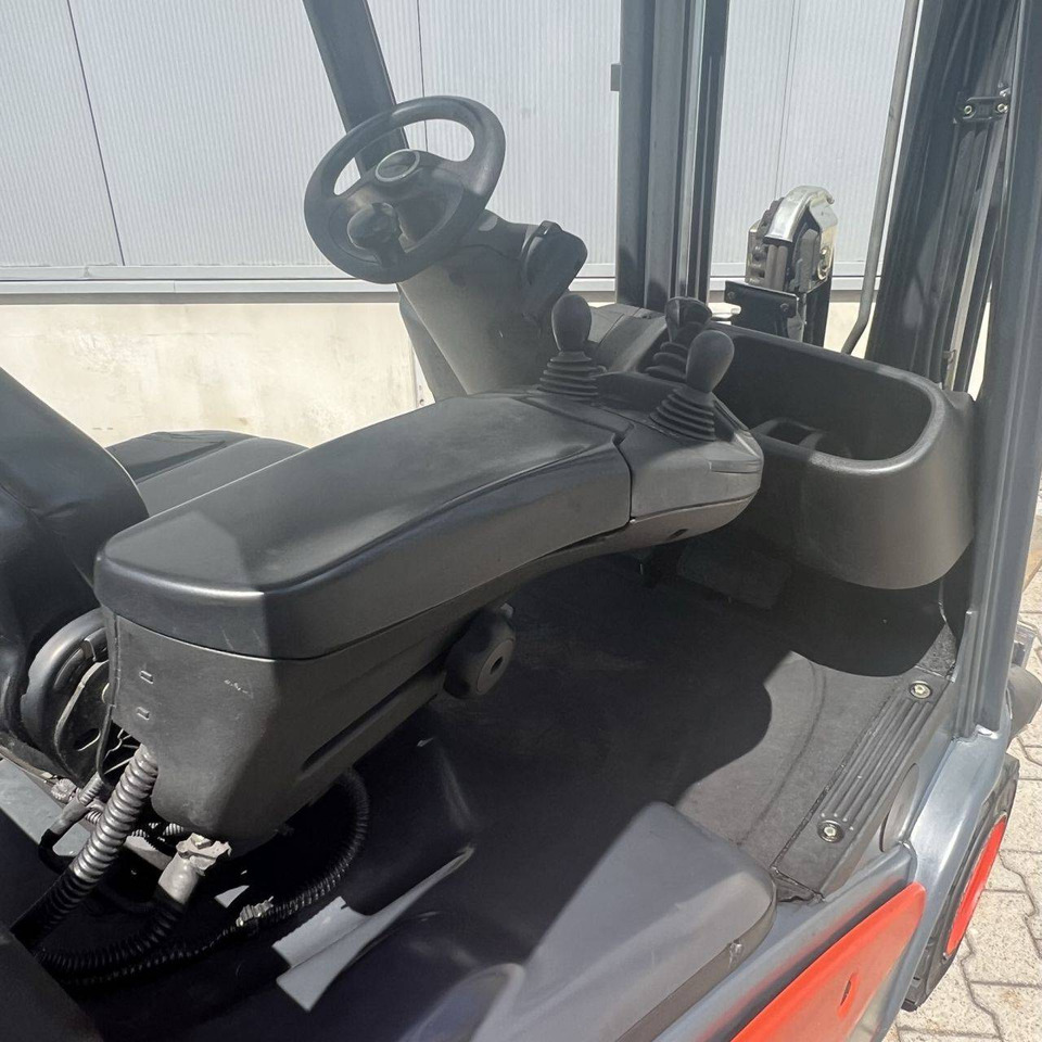 Linde H18T (391-02) EVO - Chariot élévateur à gaz: photos 3 Linde H18T (391-02) EVO - Chariot élévateur à gaz: photos 3