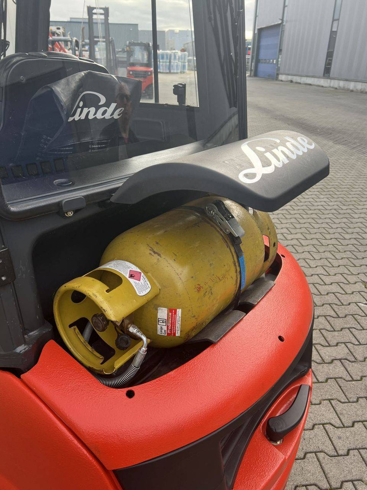 Linde H20T-01 (391) EVO - Chariot élévateur à gaz: photos 5 Linde H20T-01 (391) EVO - Chariot élévateur à gaz: photos 5