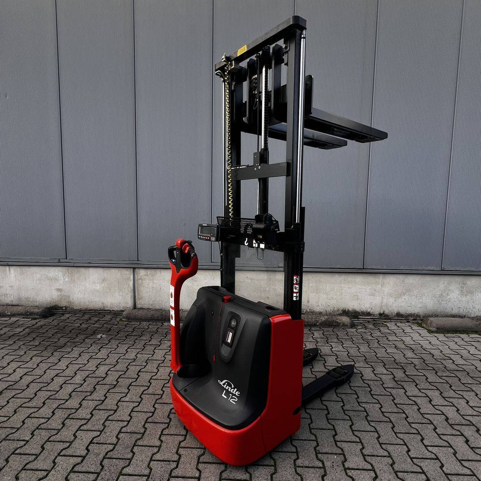 Linde L12 (1172) - Gerbeur: photos 2 Linde L12 (1172) - Gerbeur: photos 2