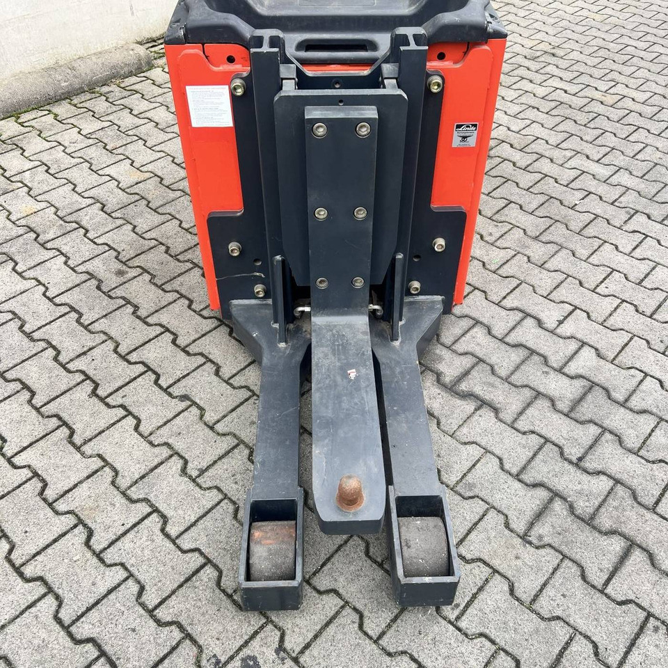 Linde P30 (132) - Chariot tracteur: photos 4 Linde P30 (132) - Chariot tracteur: photos 4