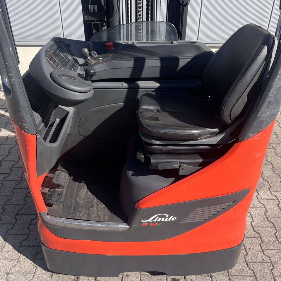 Linde R14 (1120) - Chariot à mât rétractable: photos 5 Linde R14 (1120) - Chariot à mât rétractable: photos 5