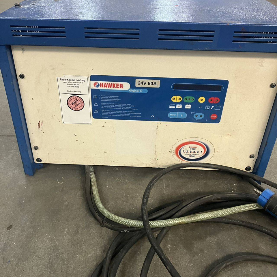 Hawker E 24V/80A+EU - Pièces de rechange pour Matériel de manutention: photos 3 Hawker E 24V/80A+EU - Pièces de rechange pour Matériel de manutention: photos 3