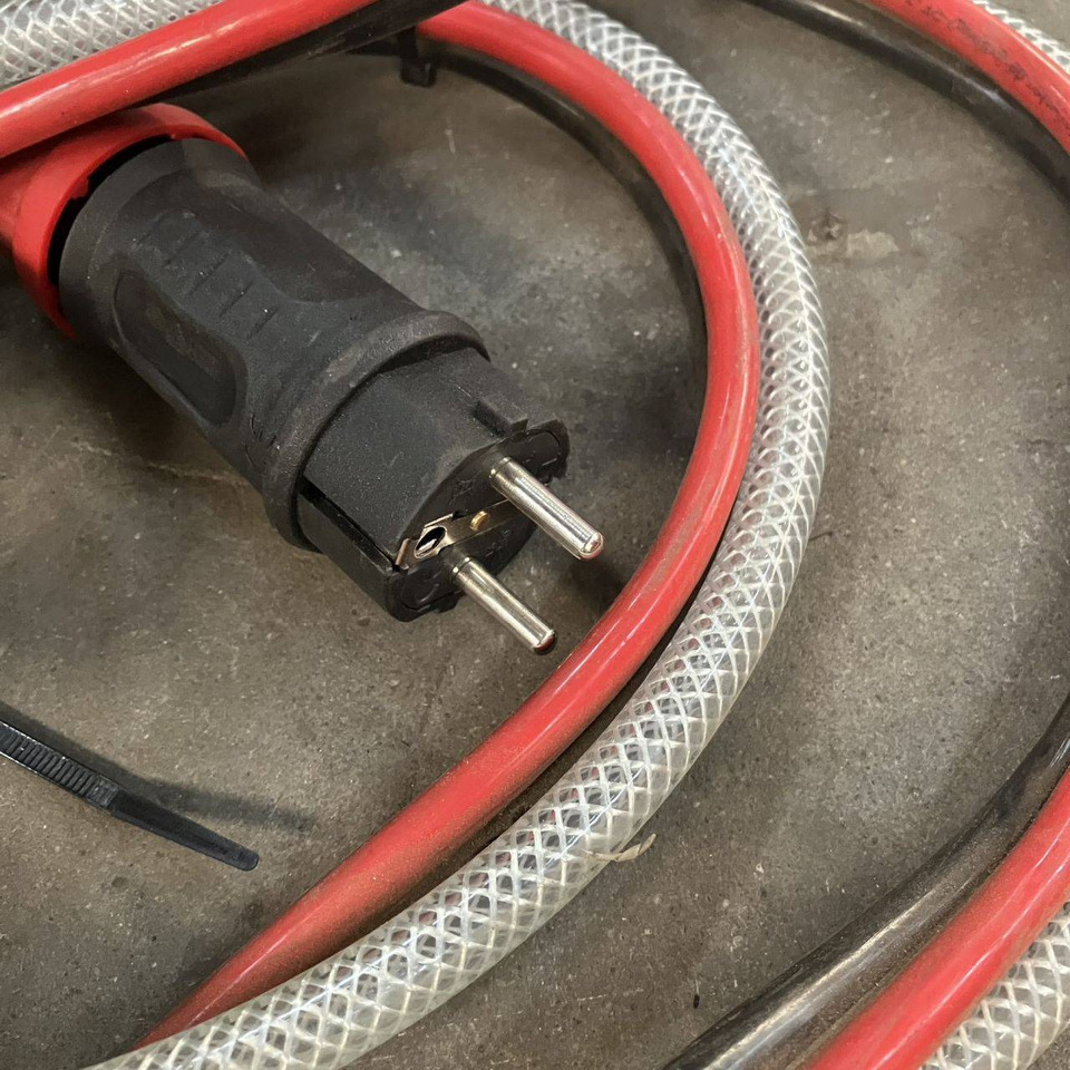 Hawker E24V/30A - Pièces de rechange pour Matériel de manutention: photos 5 Hawker E24V/30A - Pièces de rechange pour Matériel de manutention: photos 5