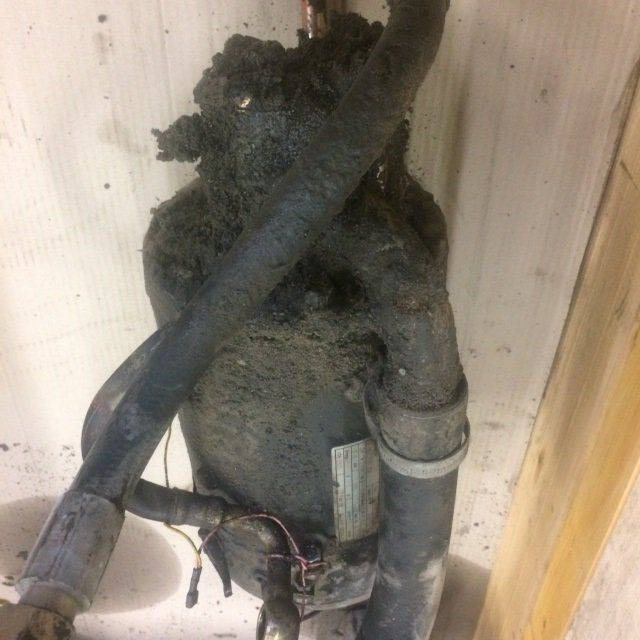 Pump motor for Linde series 324 - Moteur et pièces pour Matériel de manutention: photos 2 Pump motor for Linde series 324 - Moteur et pièces pour Matériel de manutention: photos 2