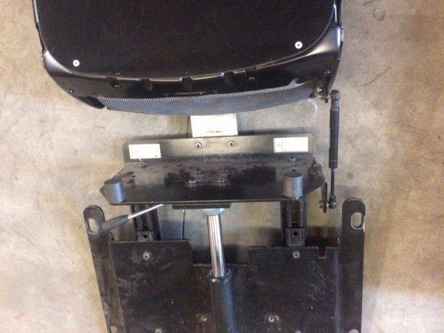 Seat for STILL M15-4, and Linde K15-4 - Siège pour Matériel de manutention: photos 5 Seat for STILL M15-4, and Linde K15-4 - Siège pour Matériel de manutention: photos 5