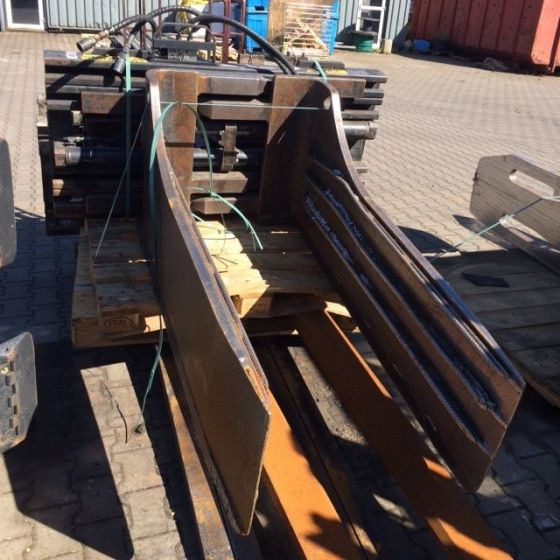 Stabau Bale clamp with sideshift - Pinces: photos 2 Stabau Bale clamp with sideshift - Pinces: photos 2
