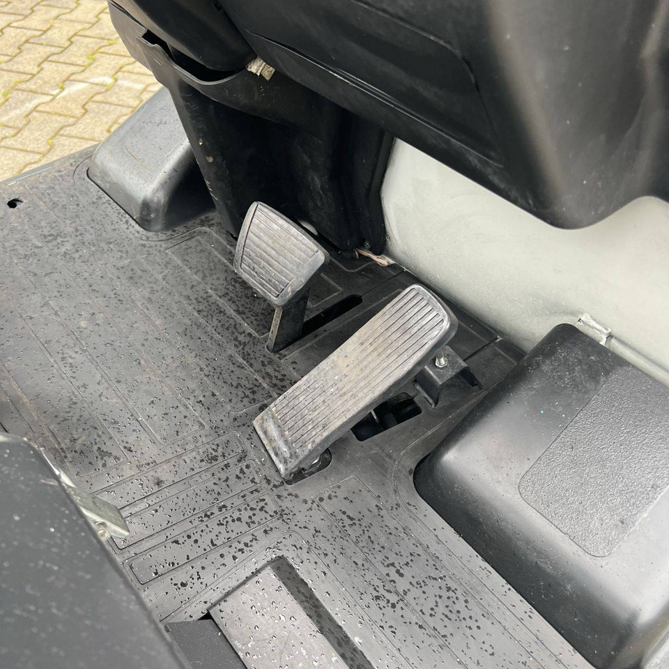 Chariot élévateur électrique Unicarriers ET16 (AG1N12L16Q): photos 7