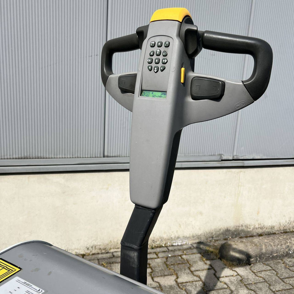 Unicarriers PLL180 - Transpalette: photos 4 Unicarriers PLL180 - Transpalette: photos 4