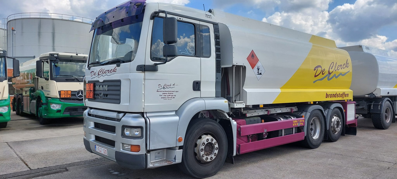 MAN - Camion citerne: photos 1 MAN - Camion citerne: photos 1