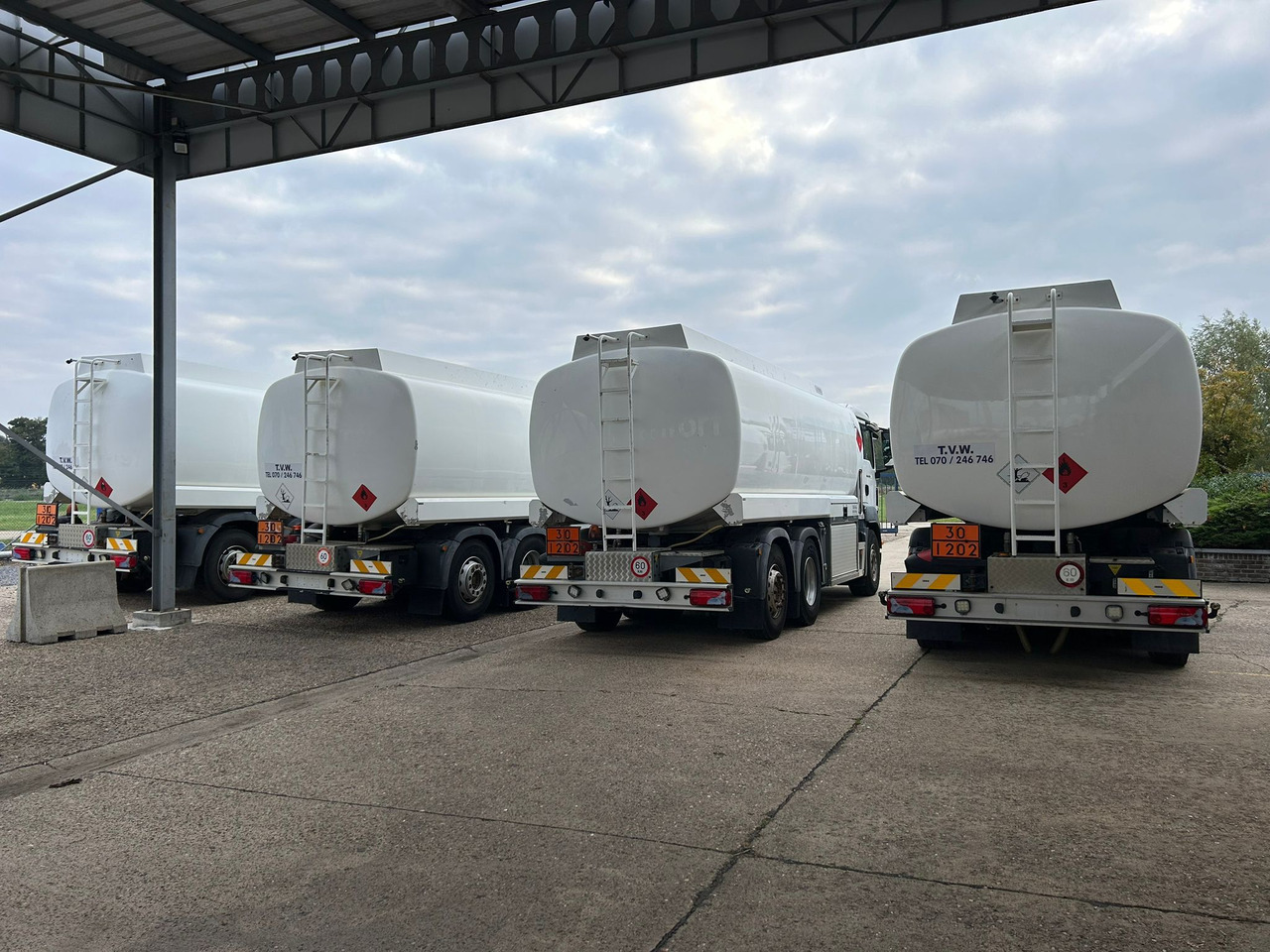 MAN TGS (lot of 4) - Camion citerne: photos 4 MAN TGS (lot of 4) - Camion citerne: photos 4