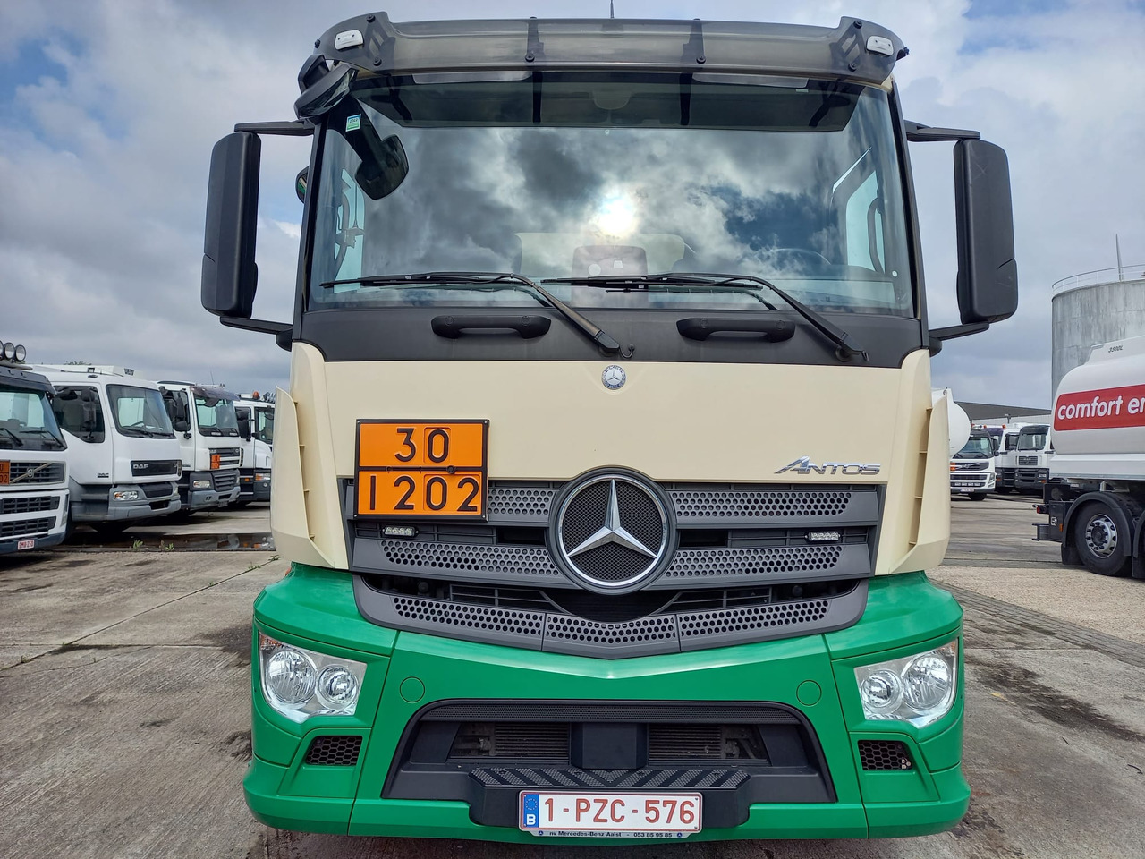 MERCEDES ANTOS - Camion citerne: photos 4 MERCEDES ANTOS - Camion citerne: photos 4