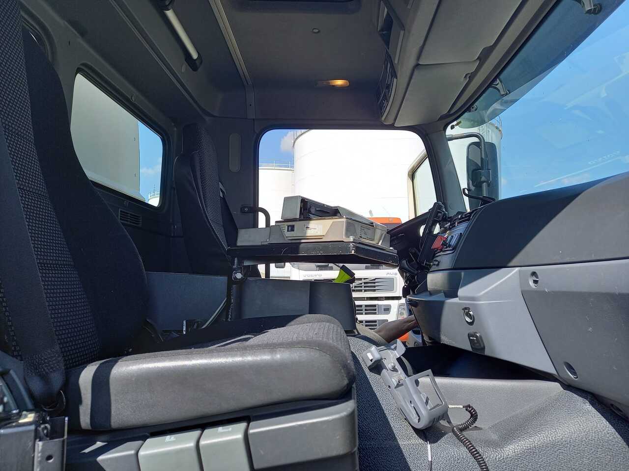 MERCEDES AXOR - Camion citerne: photos 3 MERCEDES AXOR - Camion citerne: photos 3