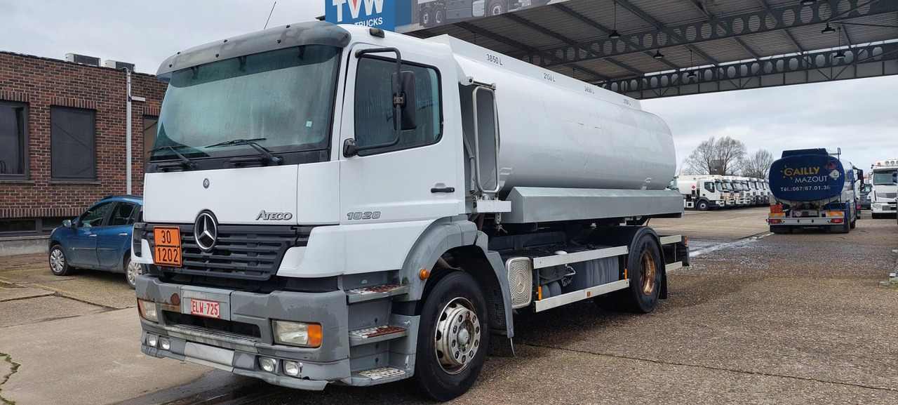 MERCEDES - Camion citerne: photos 1 MERCEDES - Camion citerne: photos 1