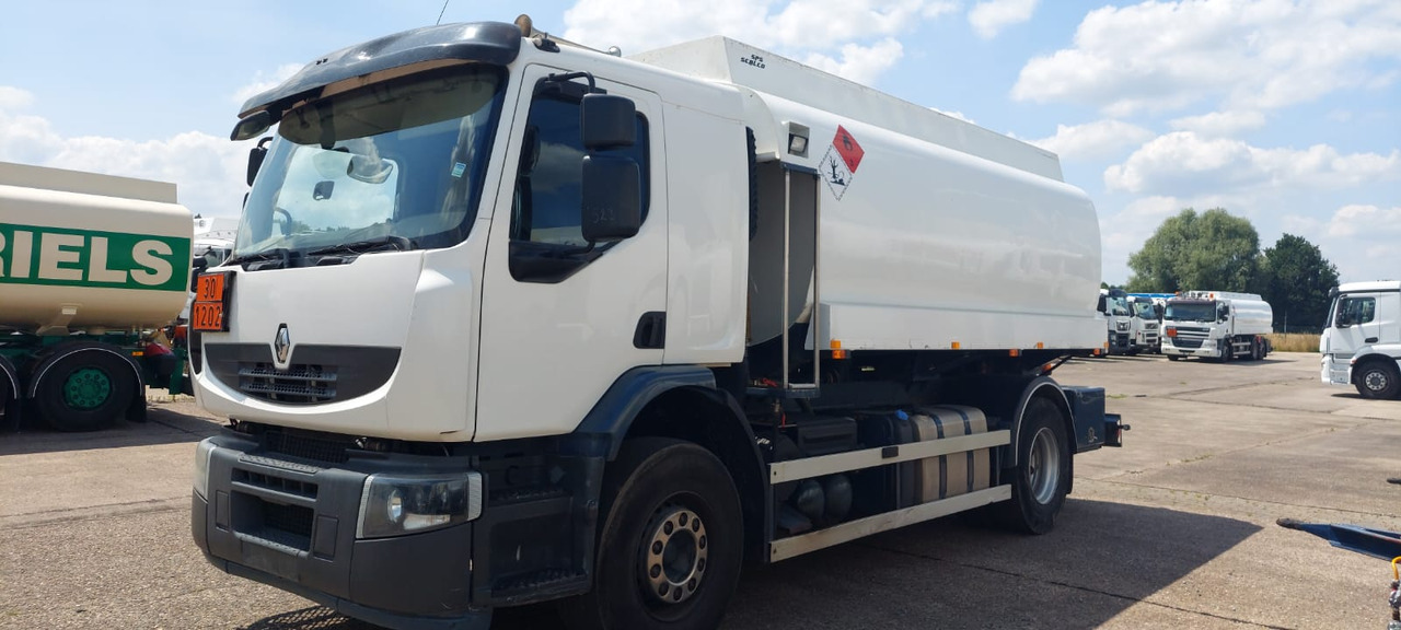 RENAULT - Camion citerne: photos 1 RENAULT - Camion citerne: photos 1