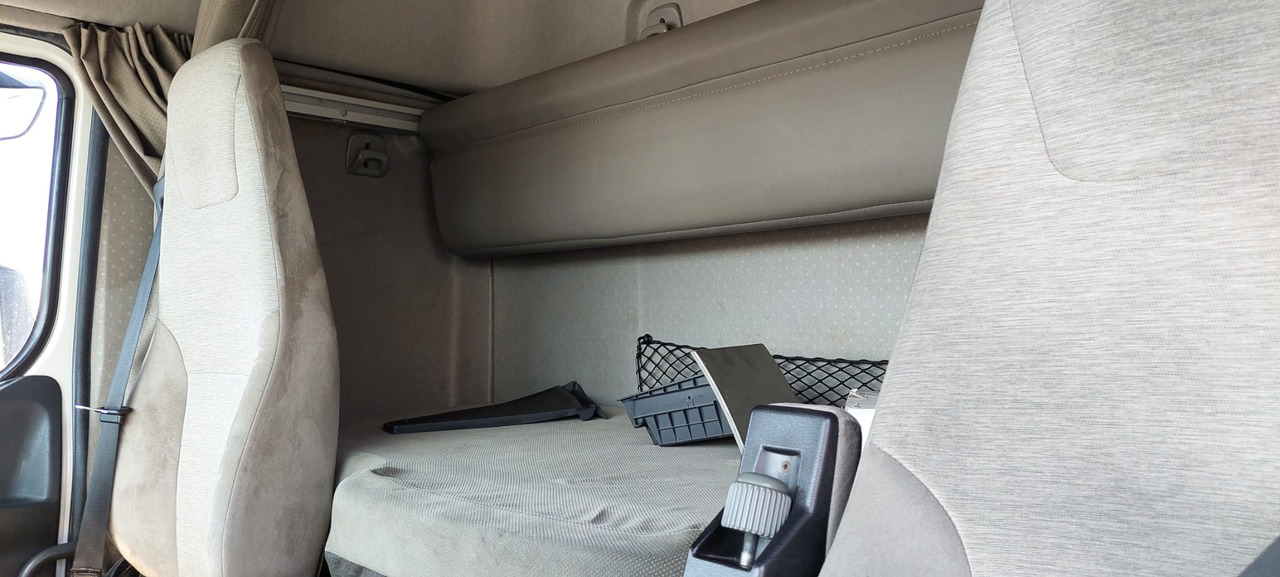 RENAULT PREMIUM 410 - Tracteur routier: photos 4 RENAULT PREMIUM 410 - Tracteur routier: photos 4