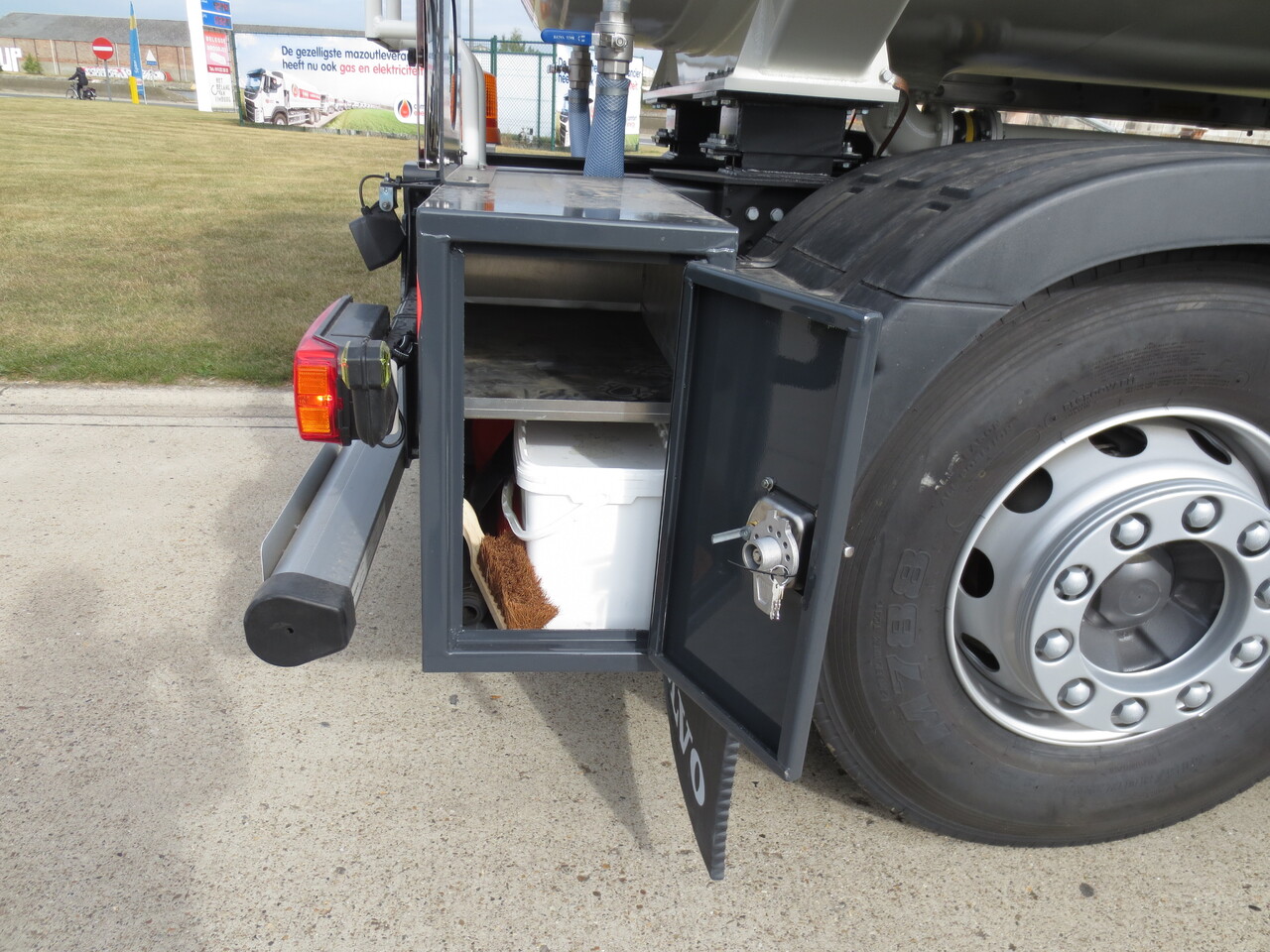 VOLVO FM - Camion citerne: photos 4 VOLVO FM - Camion citerne: photos 4