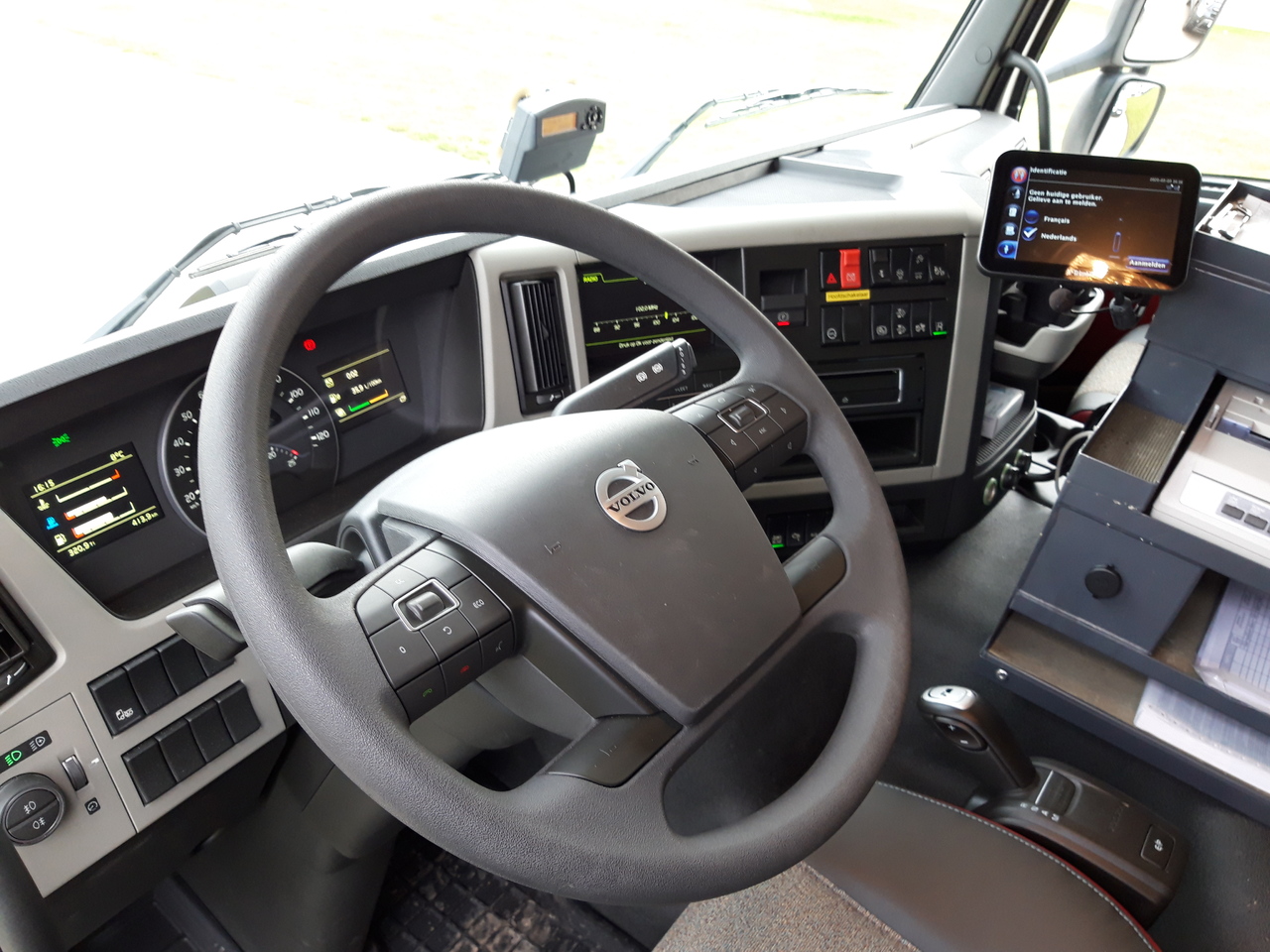 Camion citerne VOLVO FM: photos 9
